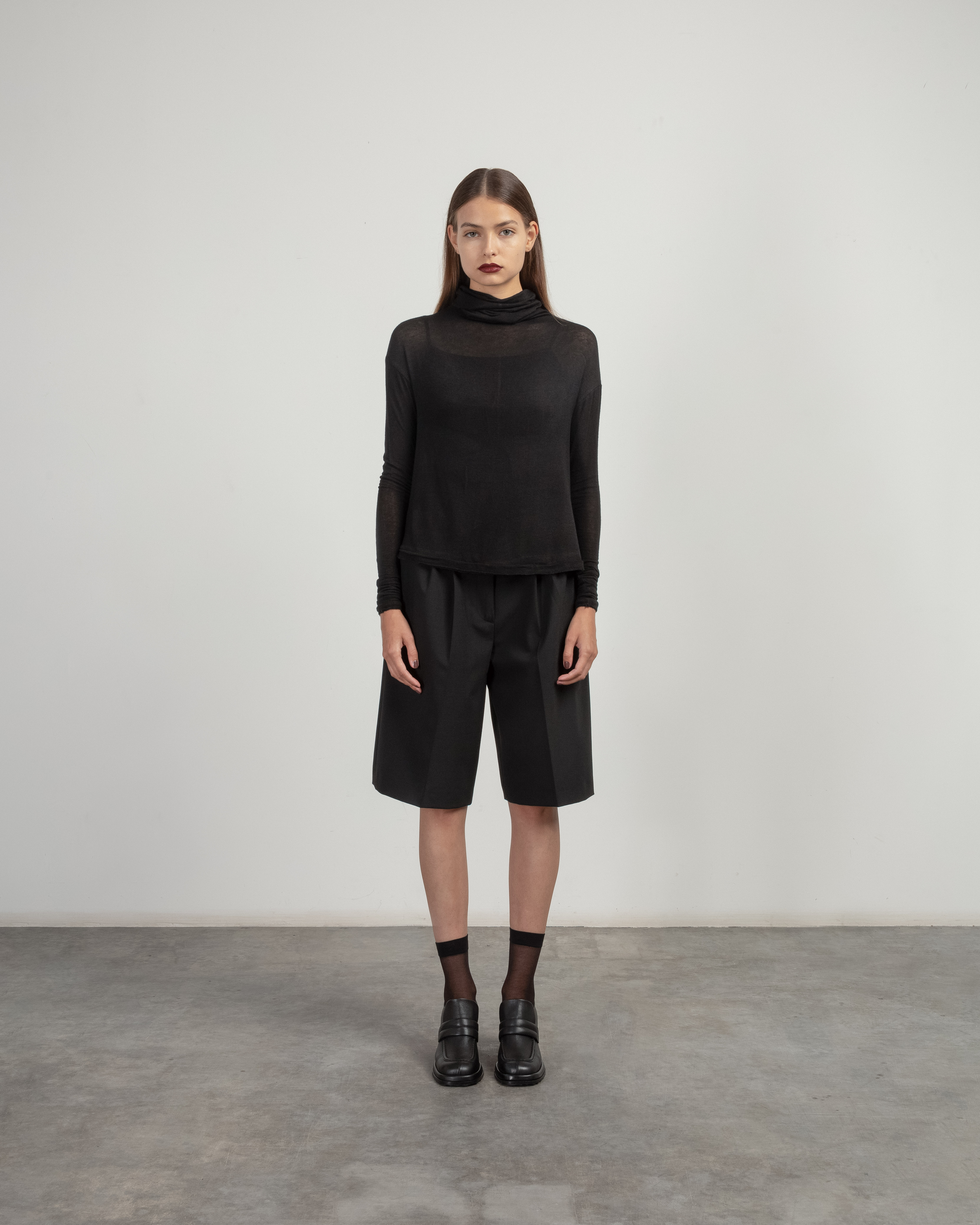 Camisola de gola alta Neirami T010CO Preto