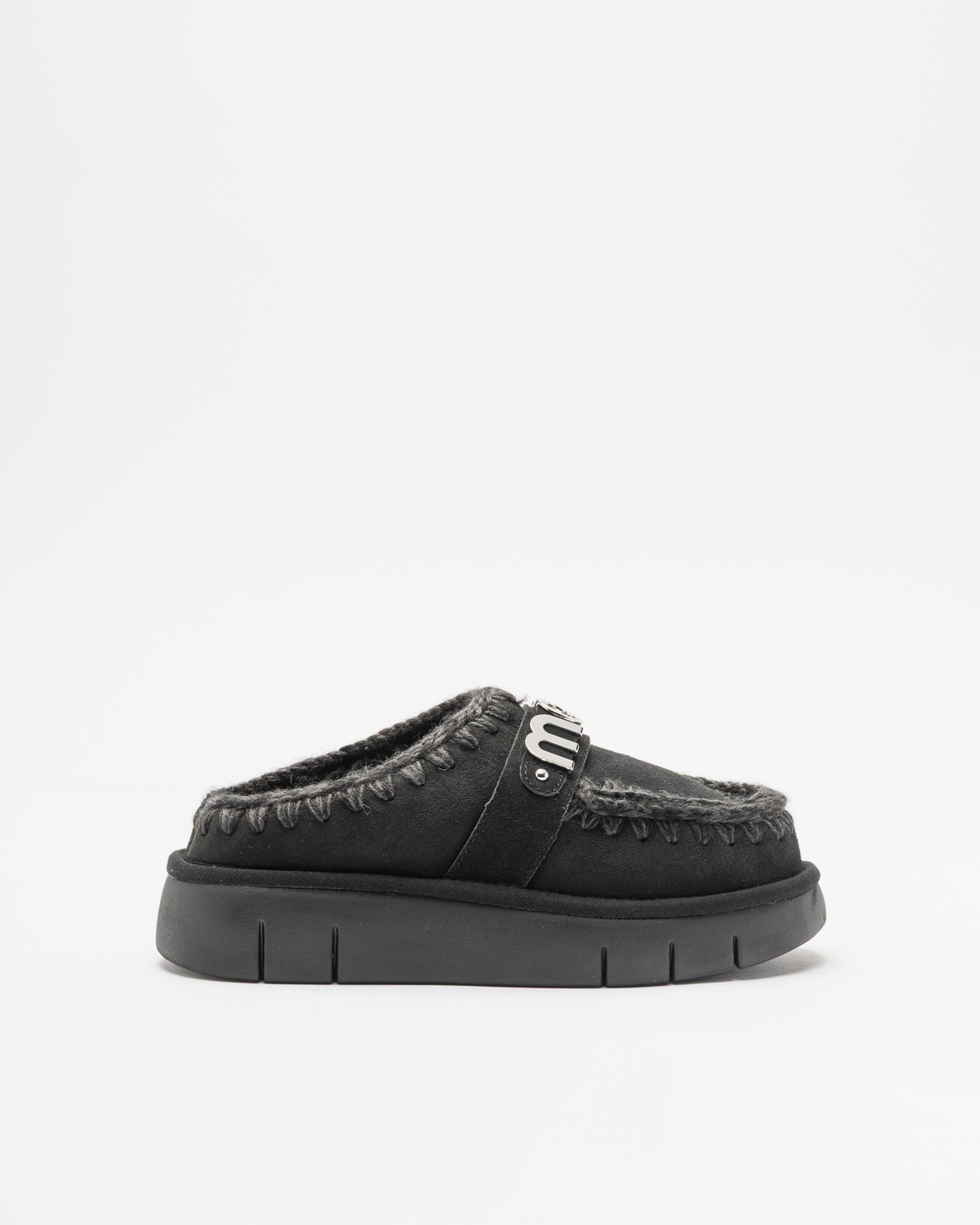 Chinelos Mou Bounce clog metal logo Preto