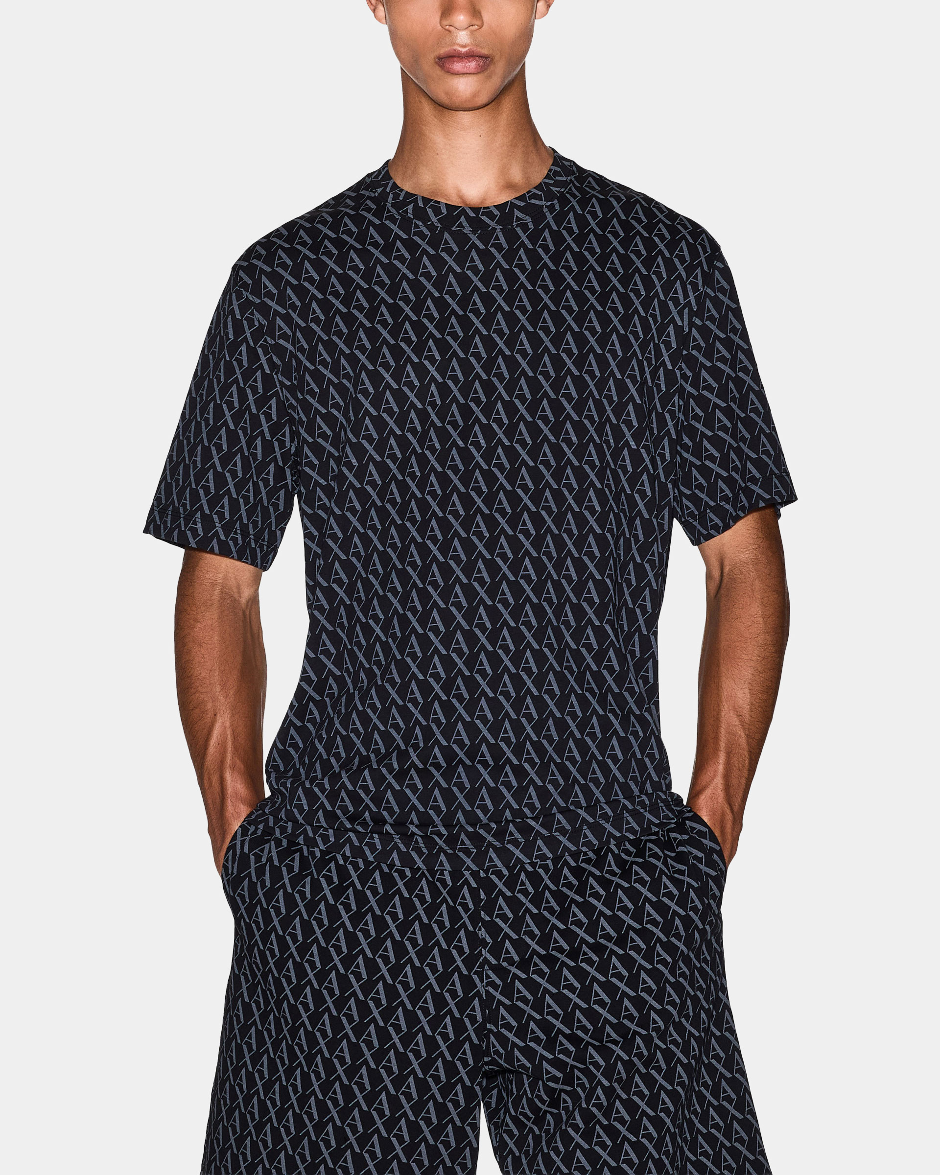 T-shirt Armani Exchange XM001228 Preto