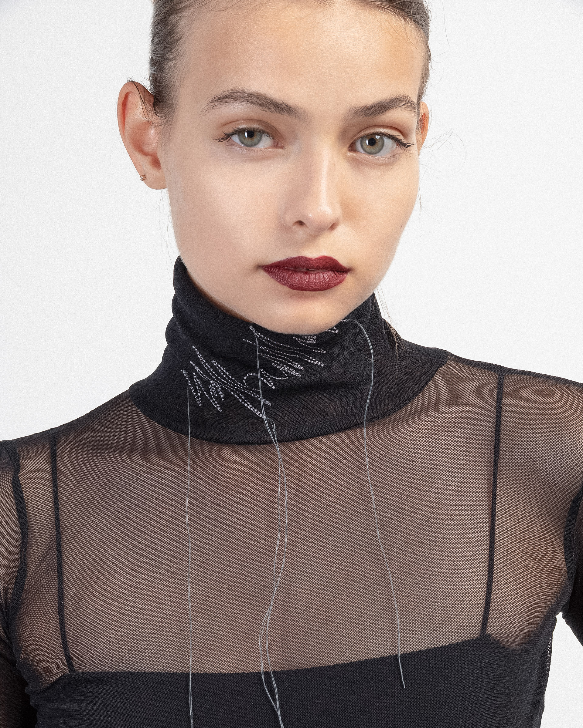 Camisola de gola alta NU London K24 11026 Preto