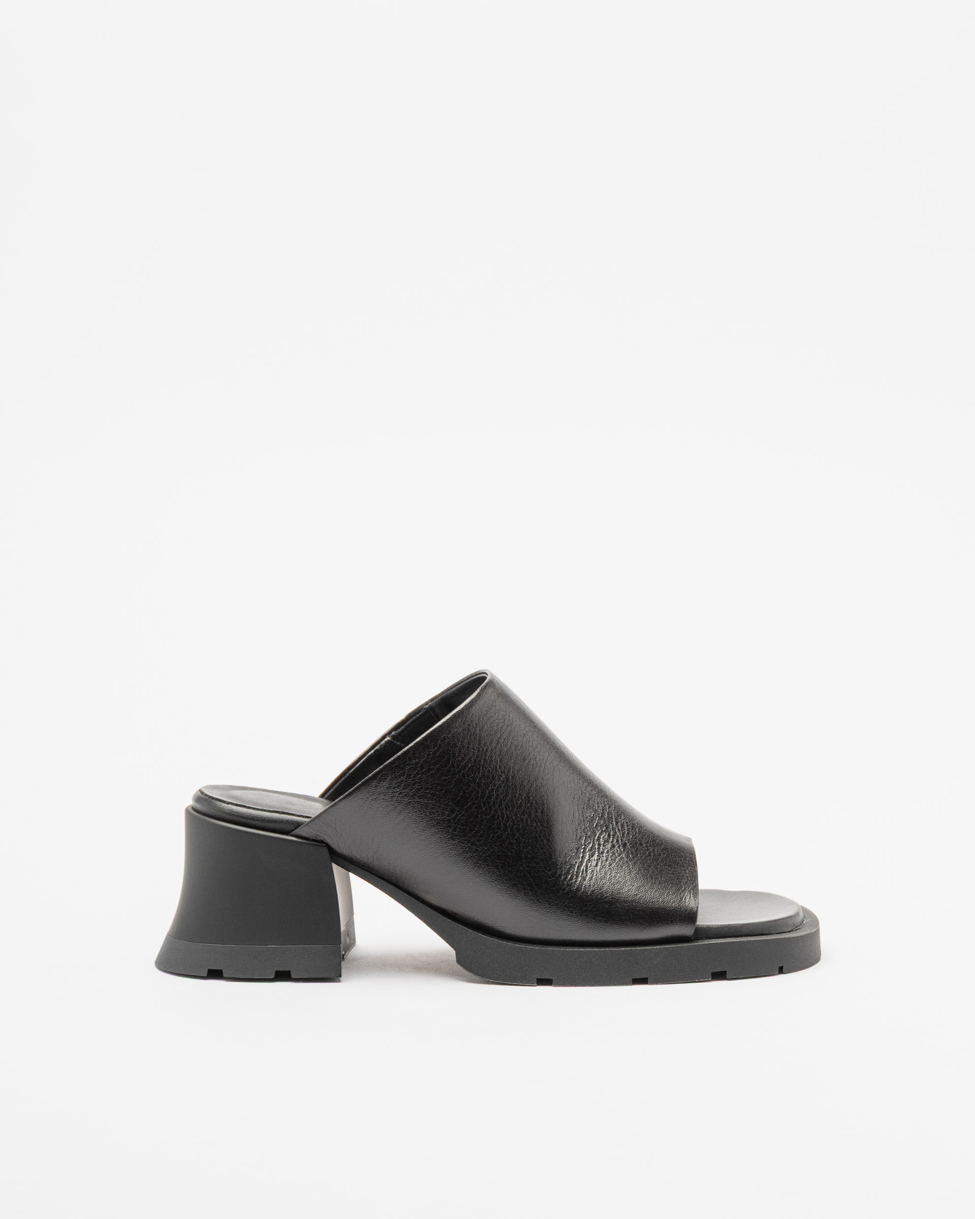 Socas E8 by Miista INI Preto