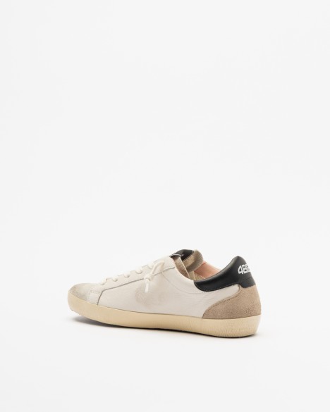 Baskettes blanches 4B12