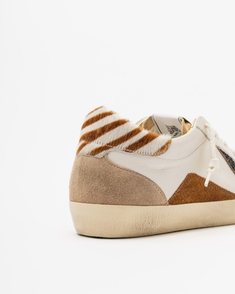 4B12 White sneakers