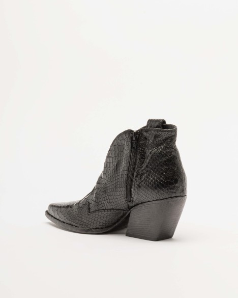 Elena Iachi Texan boots